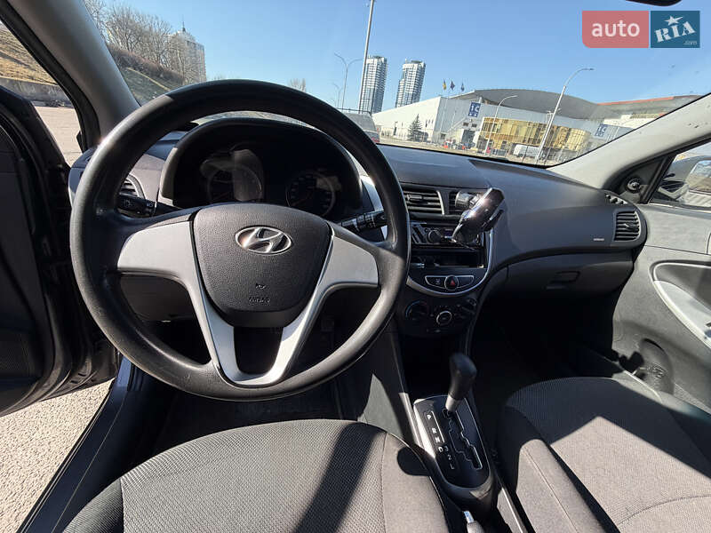 Седан Hyundai Accent 2011 в Киеве
