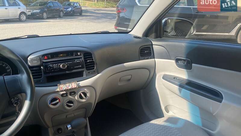 Седан Hyundai Accent 2006 в Киеве