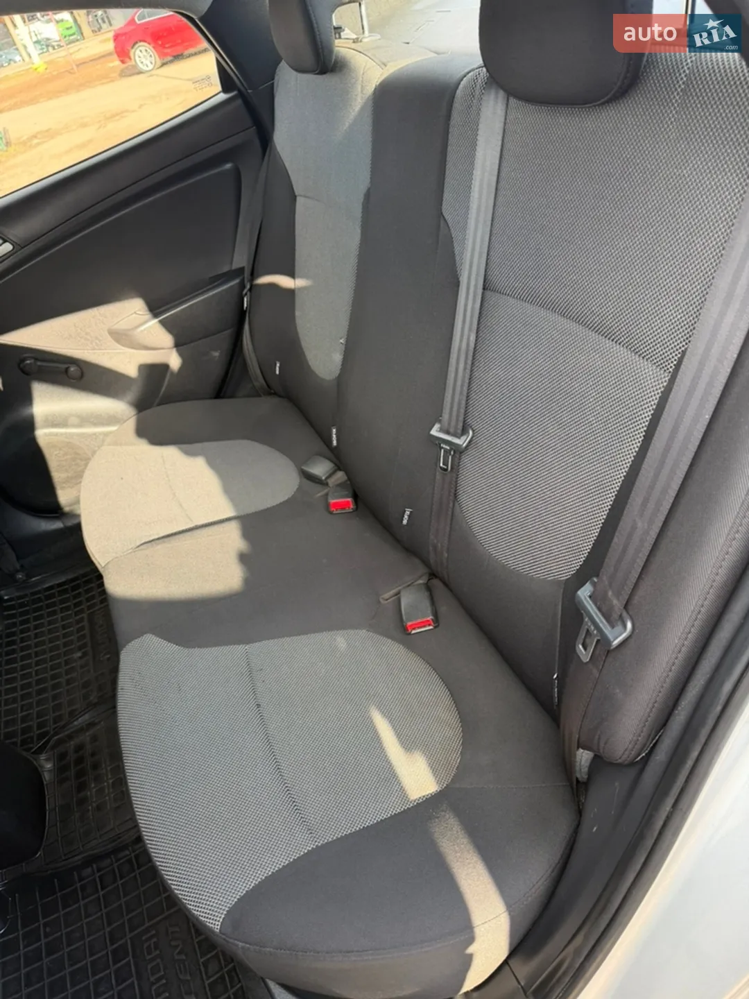2011 Hyundai Accent - мініатюра 21