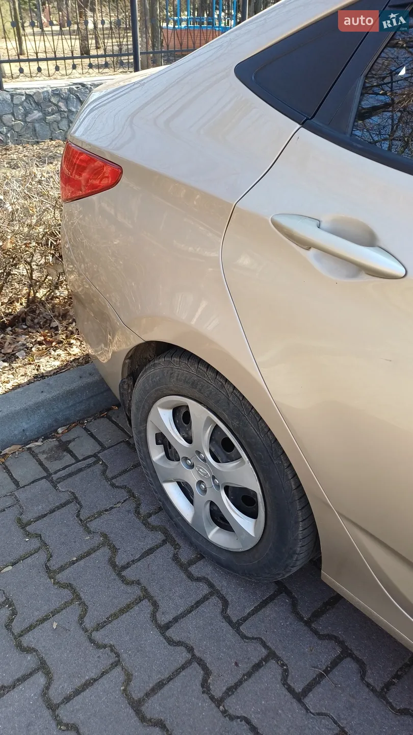 2012 Hyundai Accent - мініатюра 24