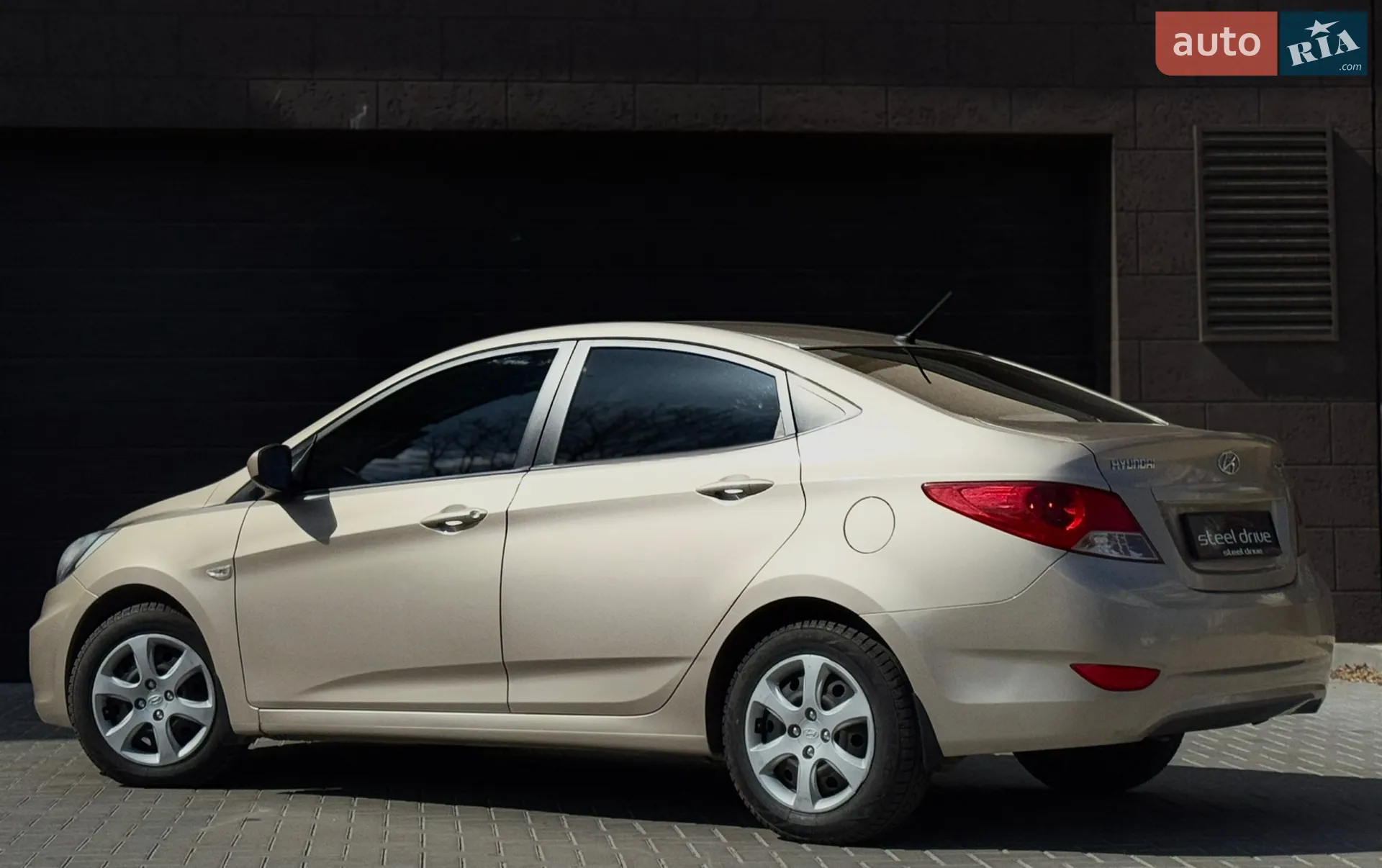2011 Hyundai Accent - мініатюра 4