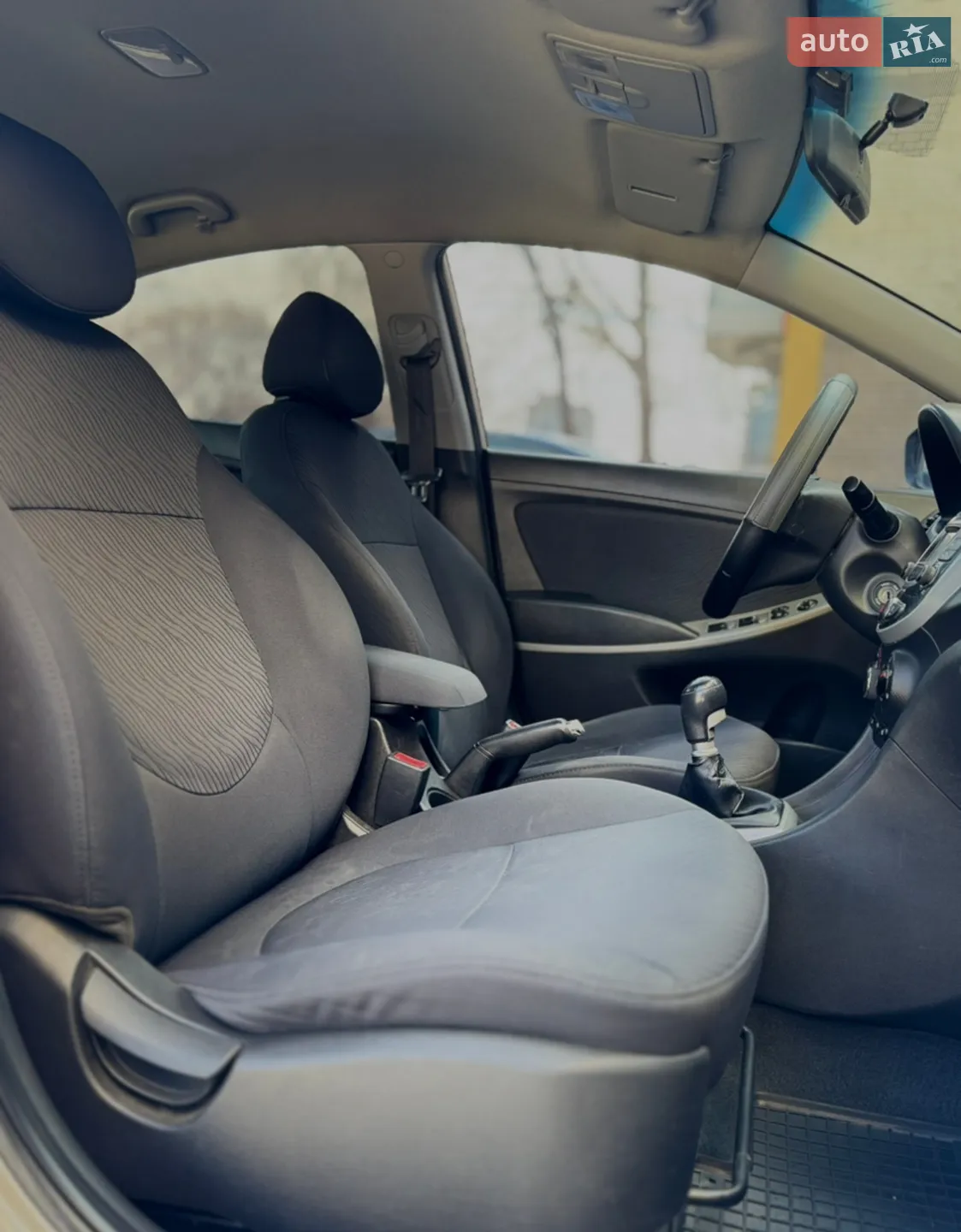 2011 Hyundai Accent - мініатюра 9