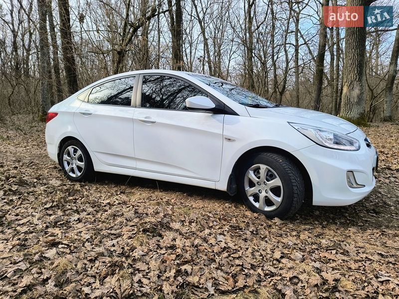 Седан Hyundai Accent 2013 в Луцке