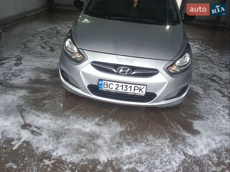 Hyundai Accent 2011