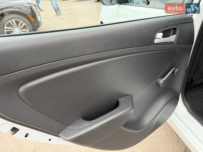 Седан Hyundai Accent 2013 в Киеве фото 17 Седан Hyundai Accent 2013 в Киеве