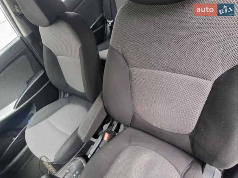 Хетчбек Hyundai Accent 2013 в Києві