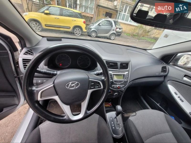 Хетчбек Hyundai Accent 2013 в Києві