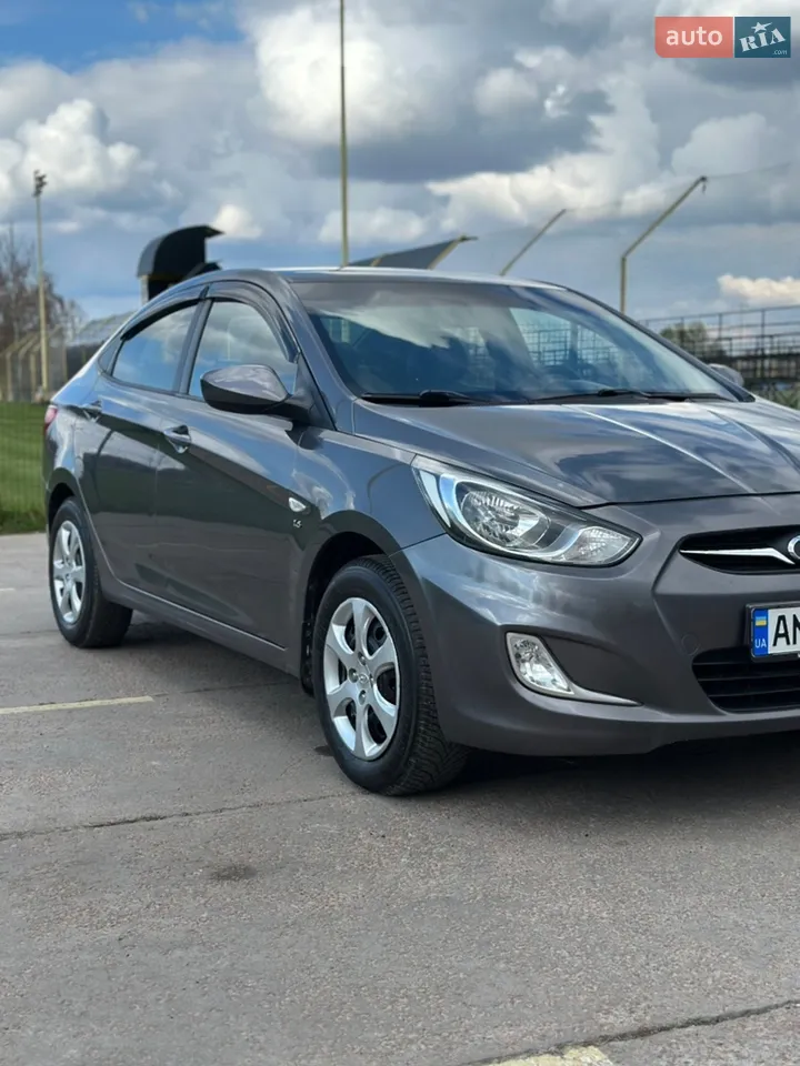 2011 Hyundai Accent - мініатюра 12