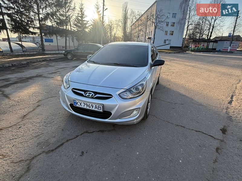 Hyundai Accent 2011
