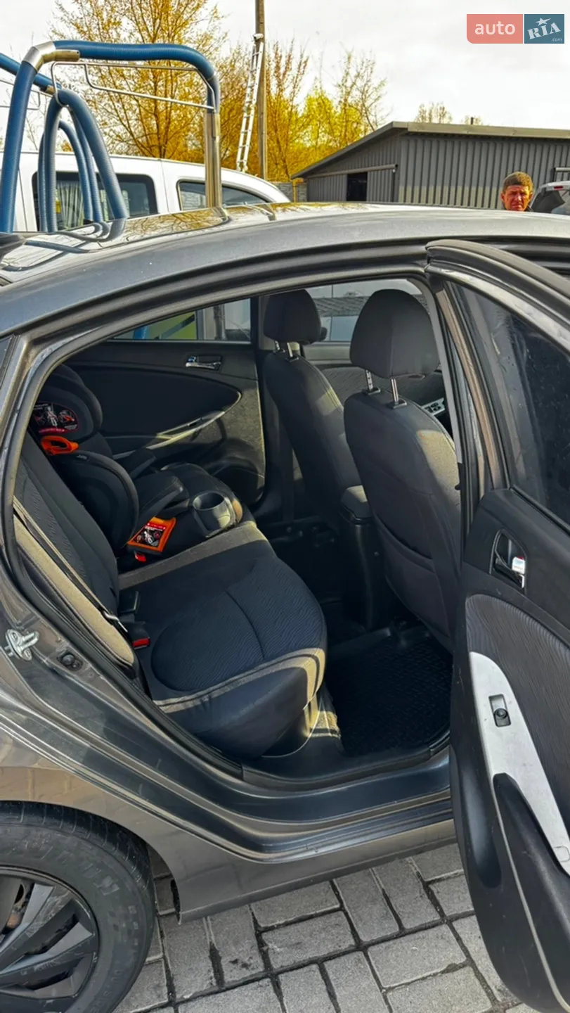 2013 Hyundai Accent - мініатюра 9