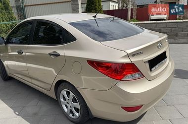 Седан Hyundai Accent 2011 в Ворзеле