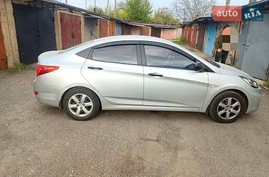 Седан Hyundai Accent 2011 в Кривом Роге