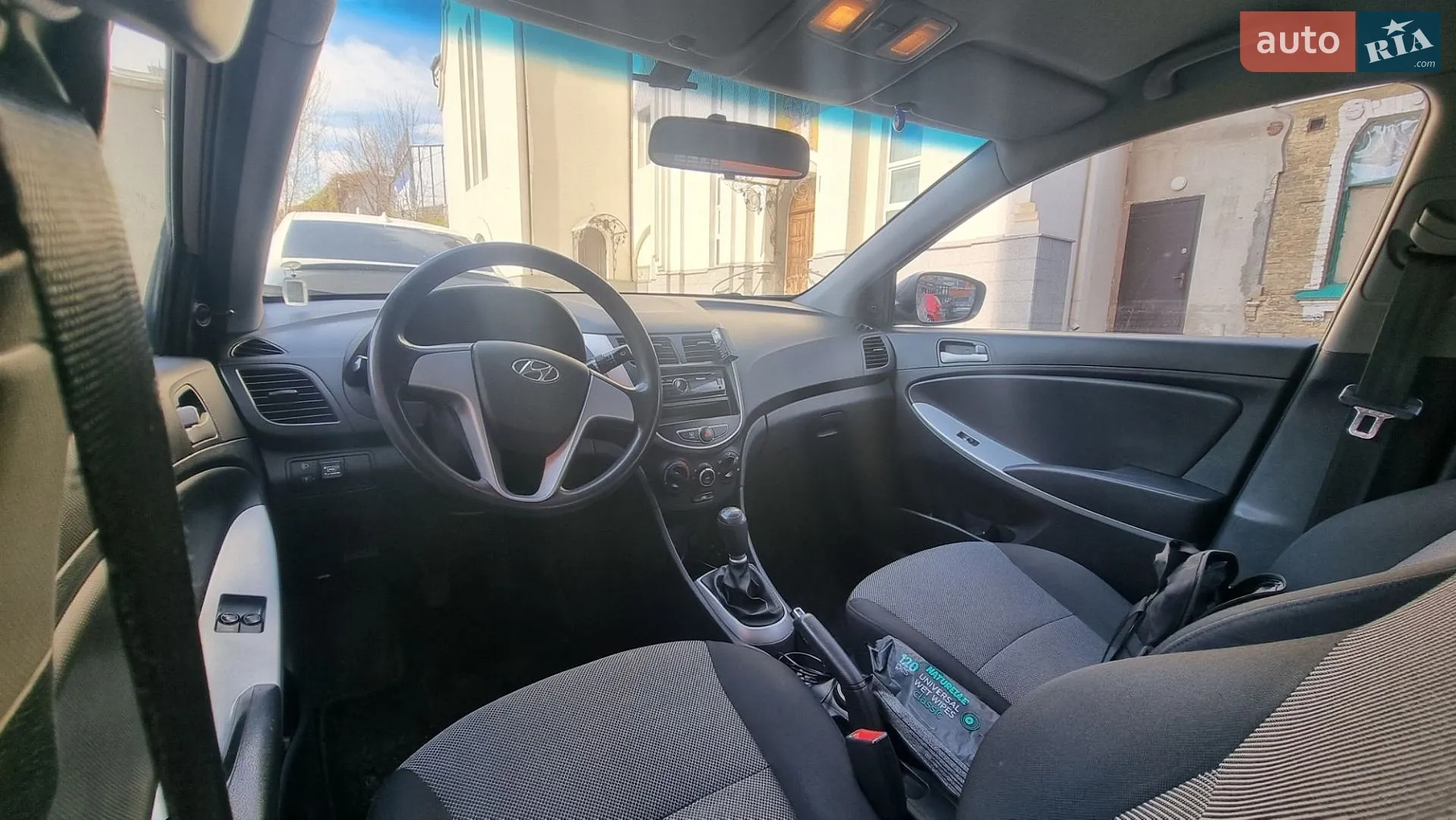 2011 Hyundai Accent - мініатюра 8