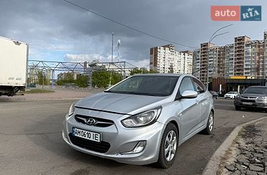 Седан Hyundai Accent 2013 в Киеве