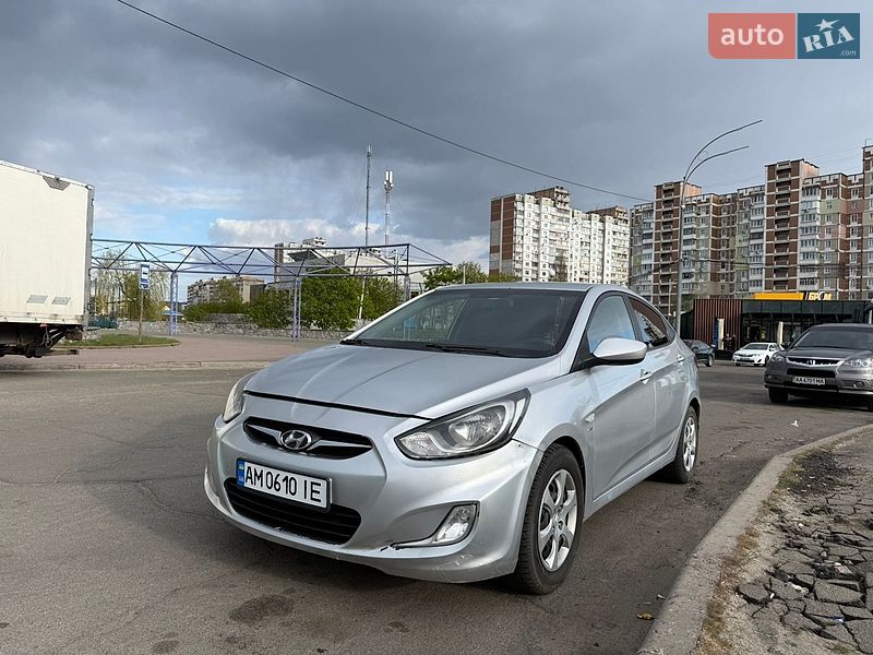 Hyundai Accent 2013