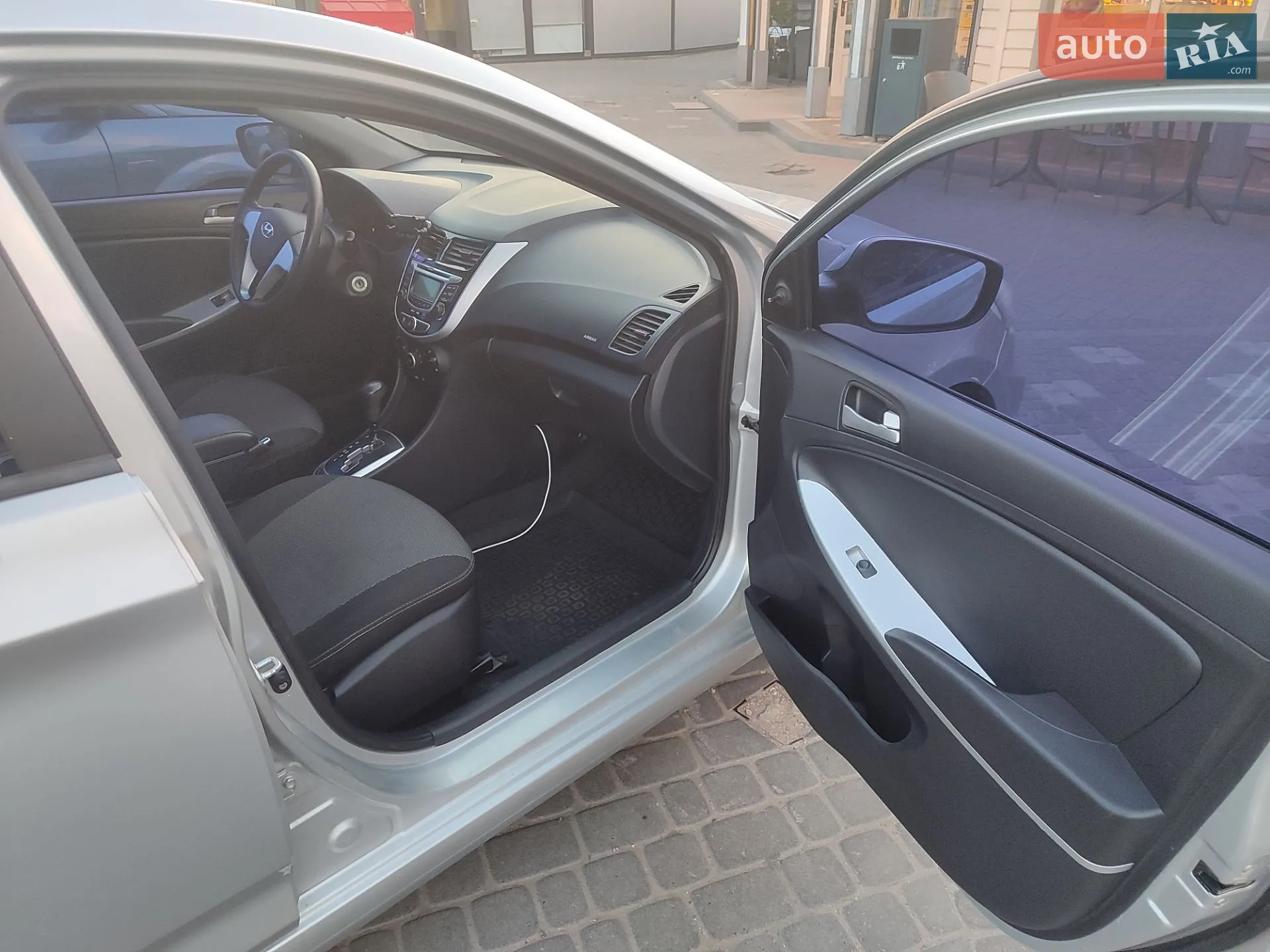 2011 Hyundai Accent - мініатюра 21