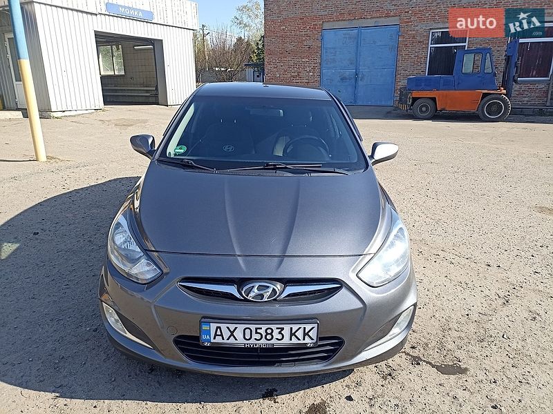 Hyundai Accent 2013