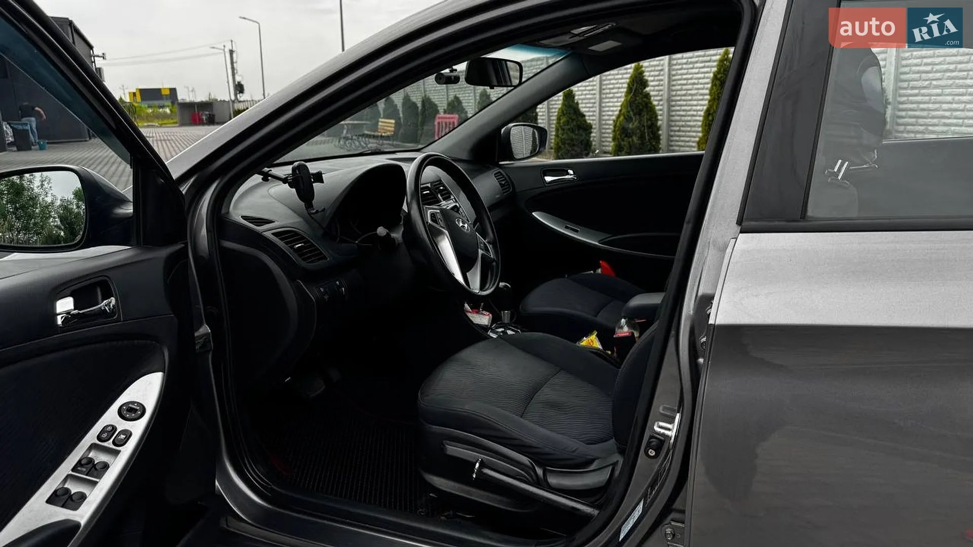 2011 Hyundai Accent - мініатюра 9