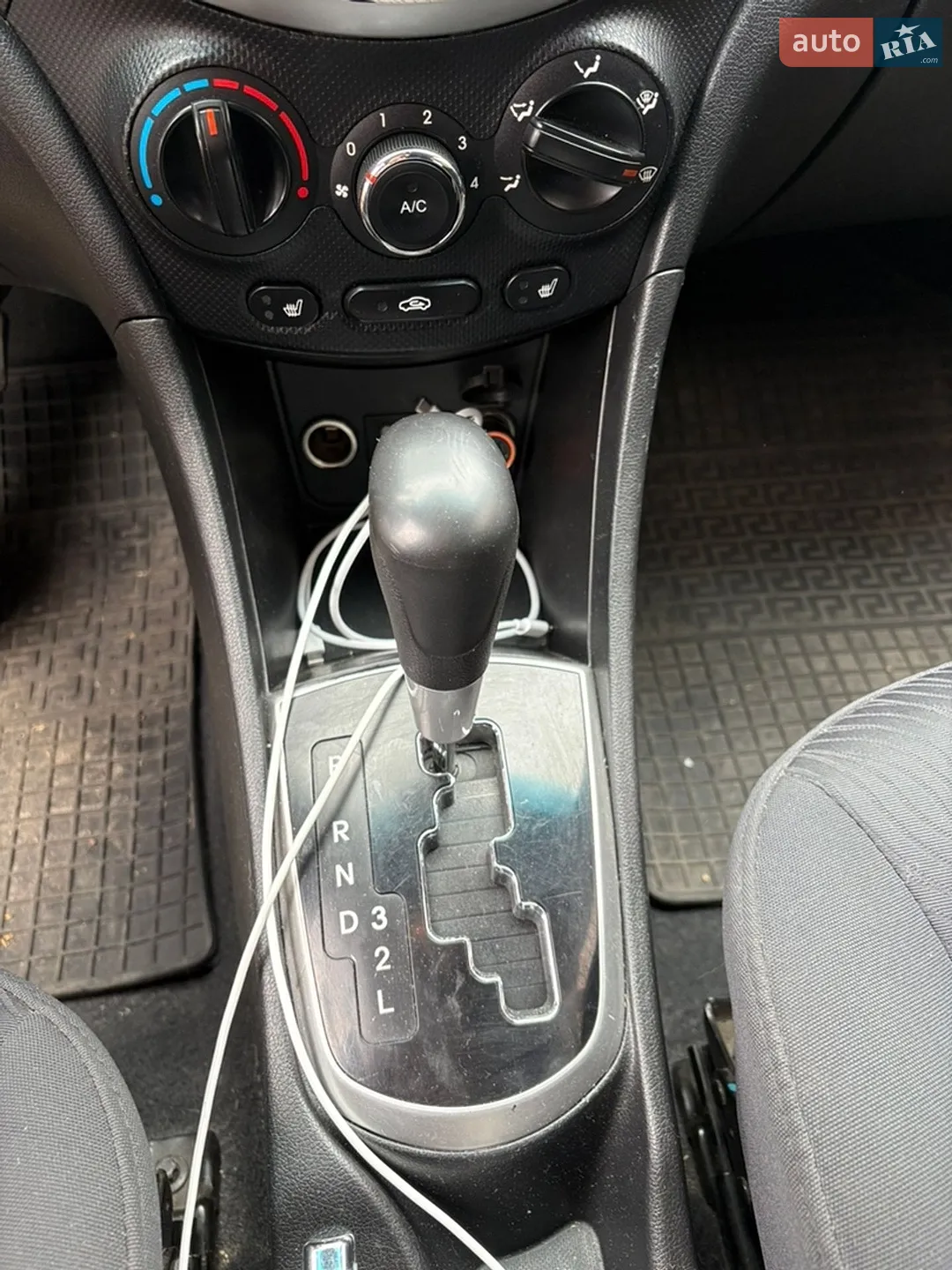 2011 Hyundai Accent - мініатюра 9