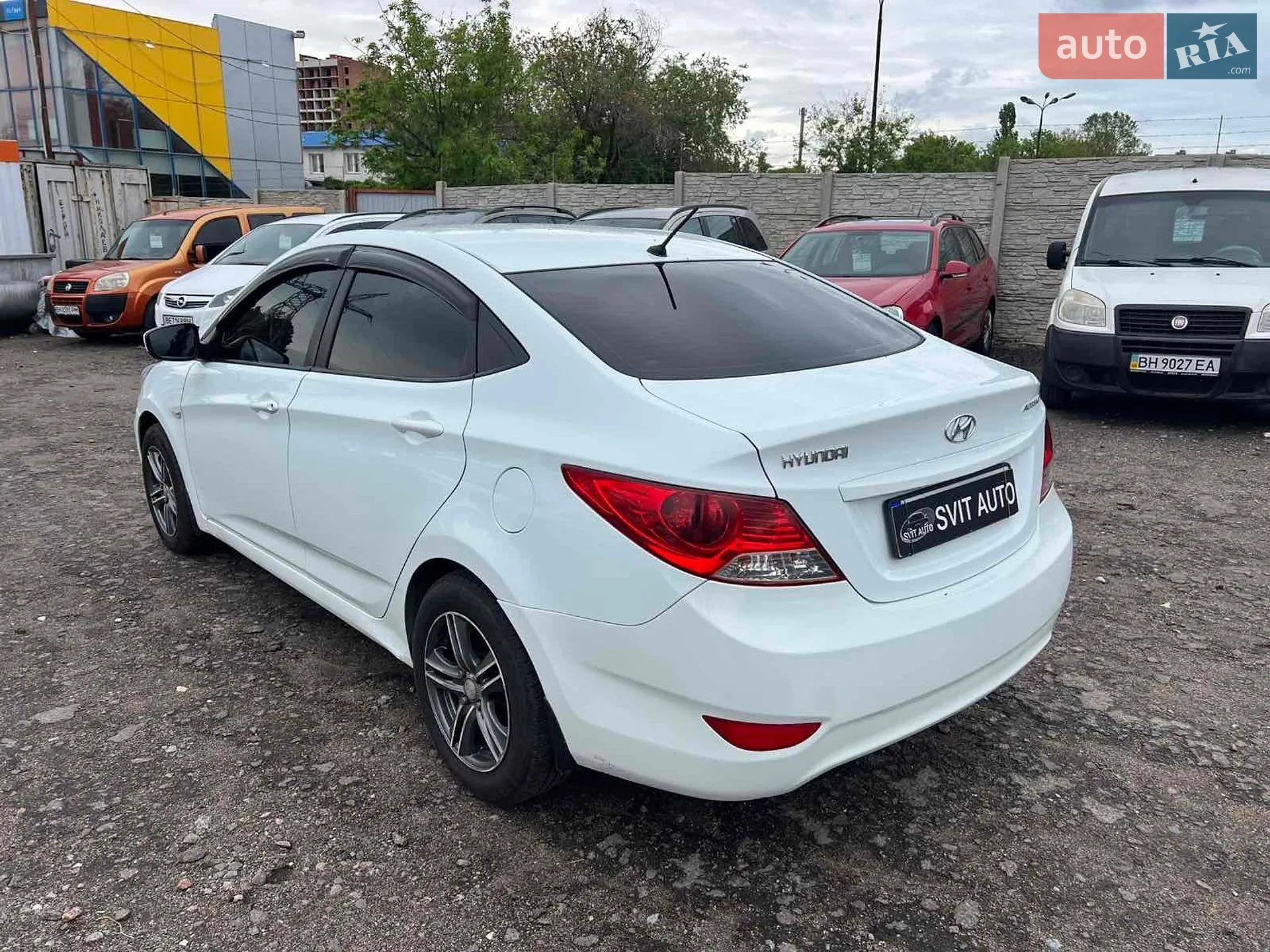 2011 Hyundai Accent - мініатюра 11