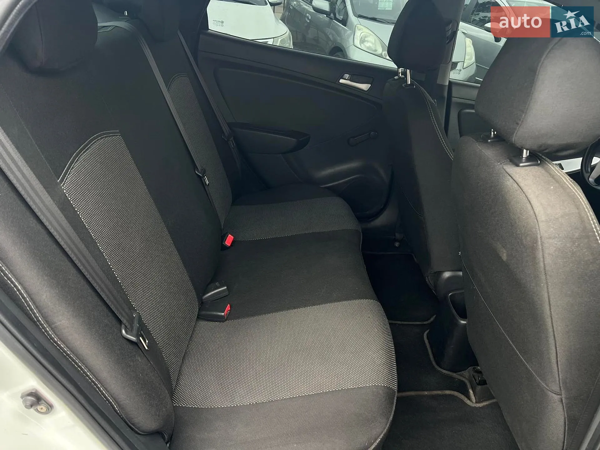 2011 Hyundai Accent - мініатюра 17