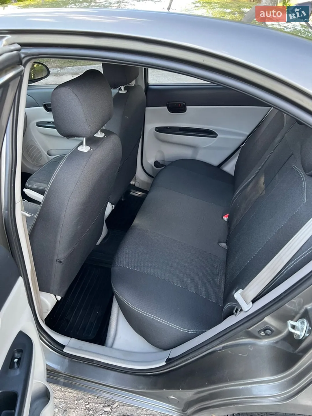2010 Hyundai Accent - мініатюра 15