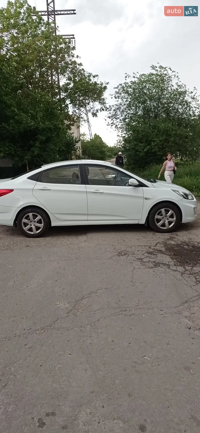 2012 Hyundai Accent - мініатюра 3
