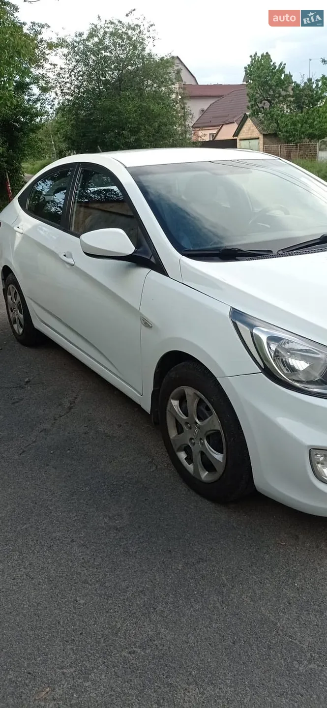 2012 Hyundai Accent - мініатюра 11
