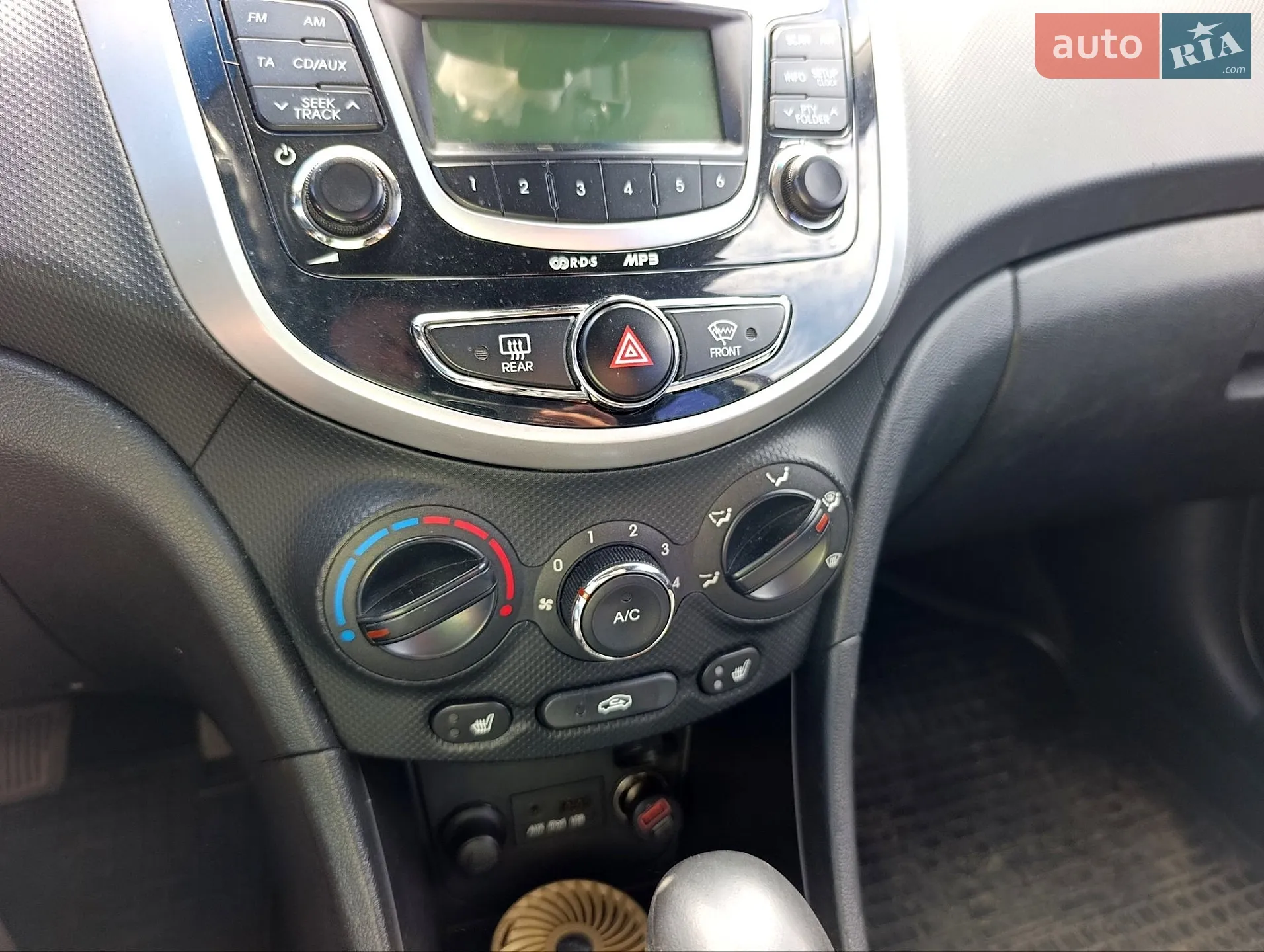 2013 Hyundai Accent - мініатюра 9
