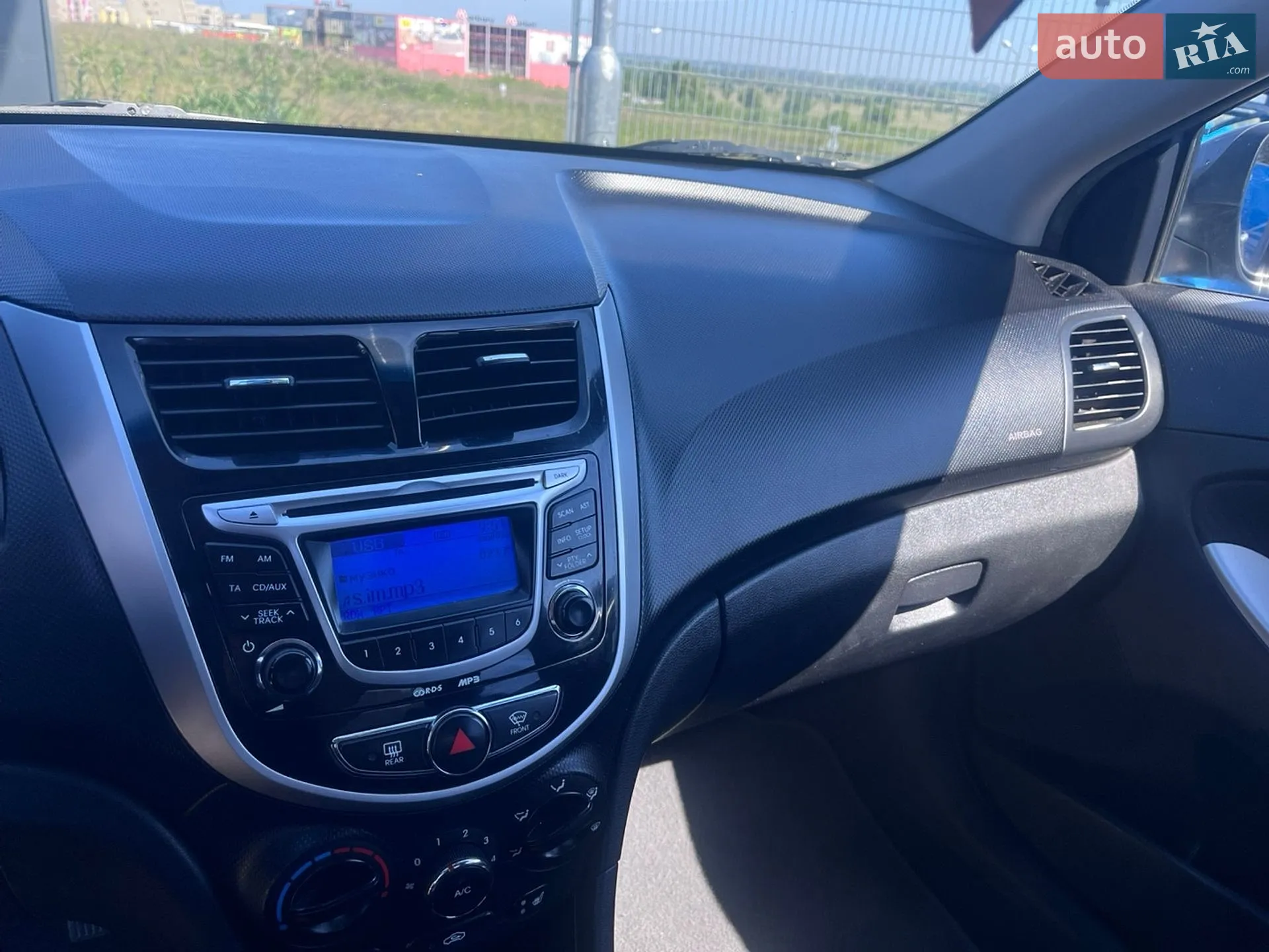 2011 Hyundai Accent - мініатюра 2