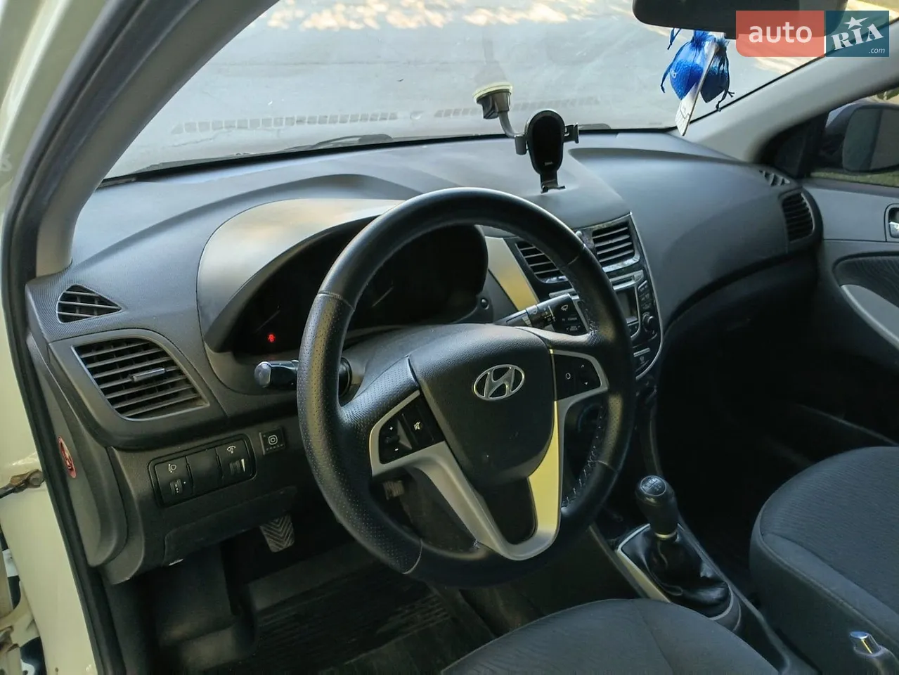 2011 Hyundai Accent - мініатюра 25