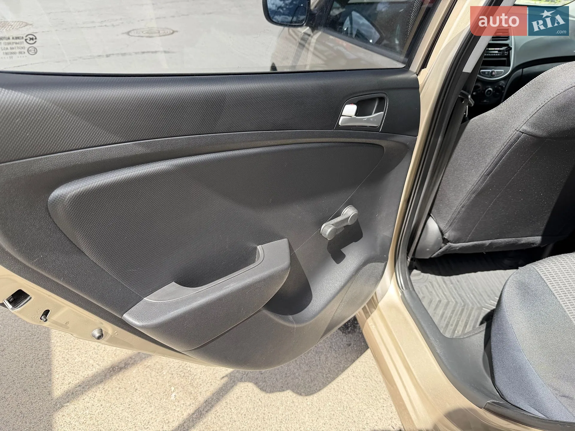 2011 Hyundai Accent - мініатюра 16