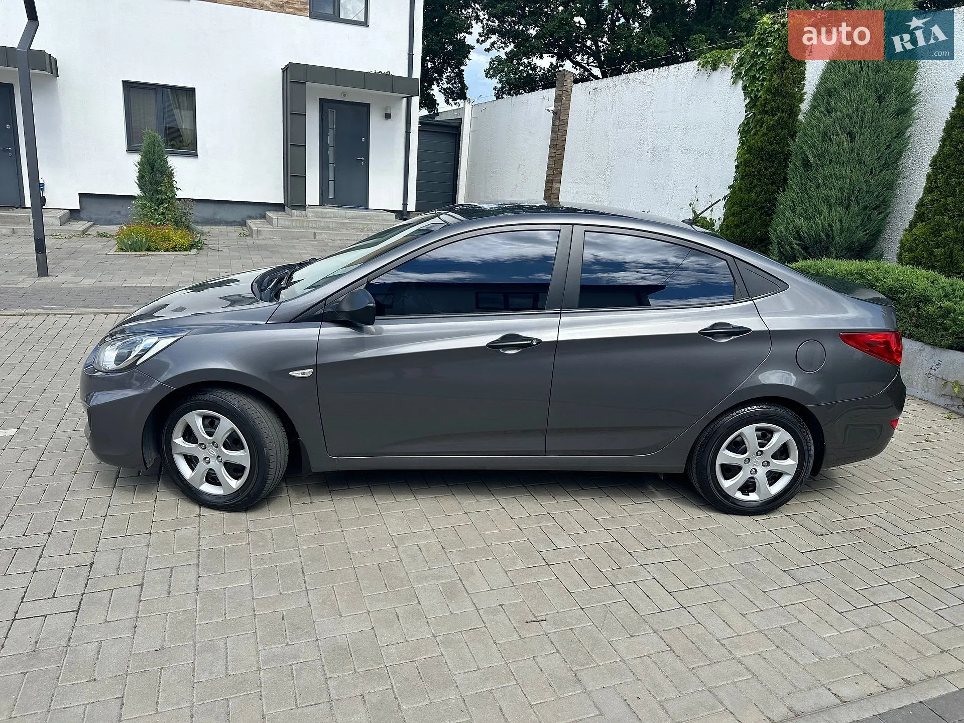 2013 Hyundai Accent - мініатюра 12