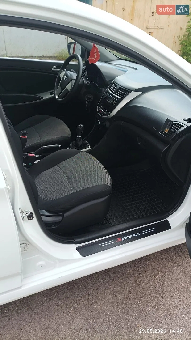2012 Hyundai Accent - мініатюра 8