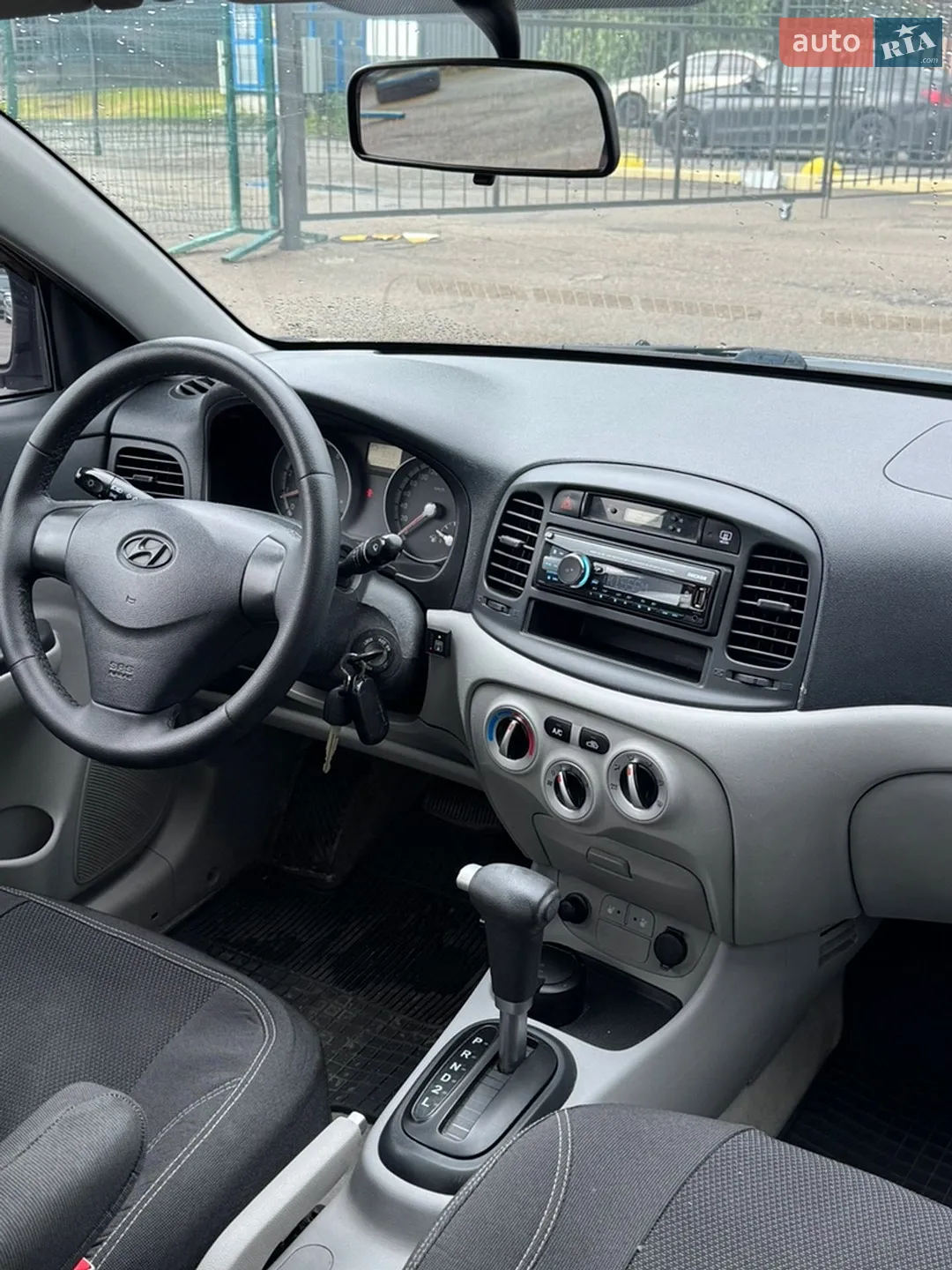 2010 Hyundai Accent - мініатюра 14
