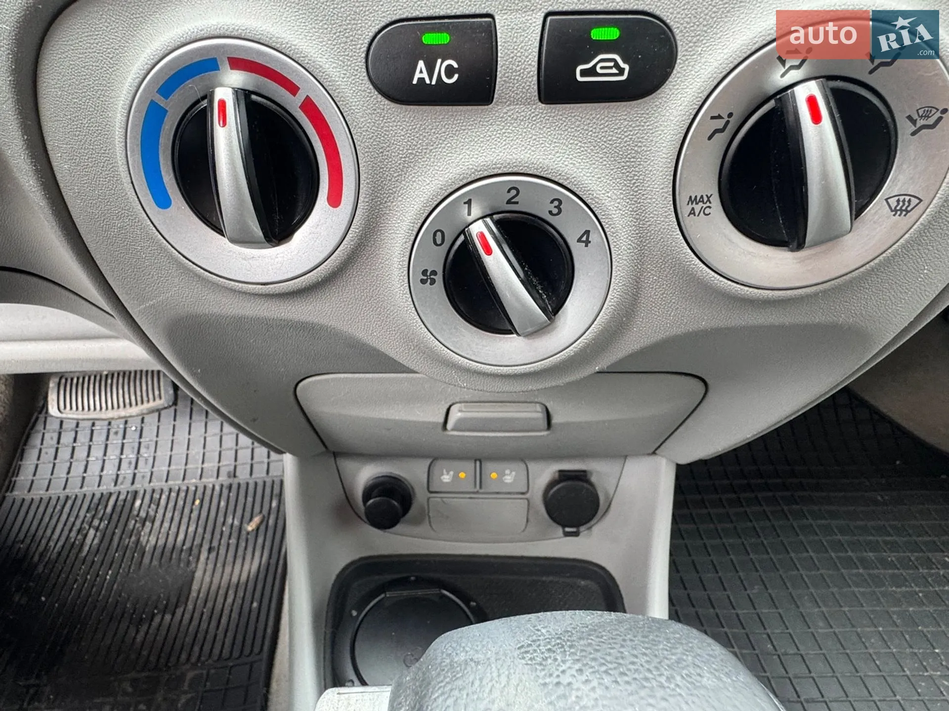 2010 Hyundai Accent - мініатюра 22