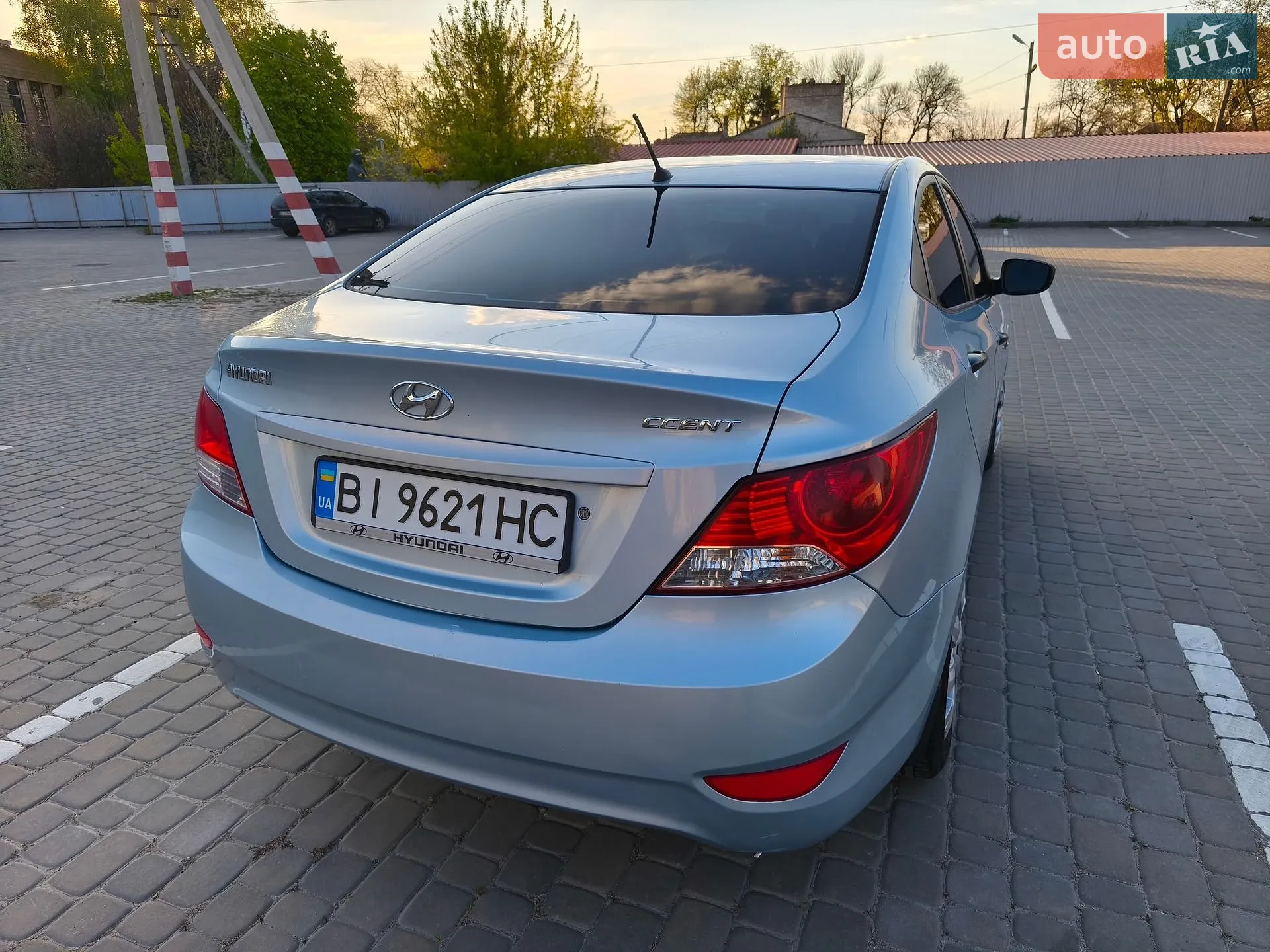 2011 Hyundai Accent - мініатюра 9