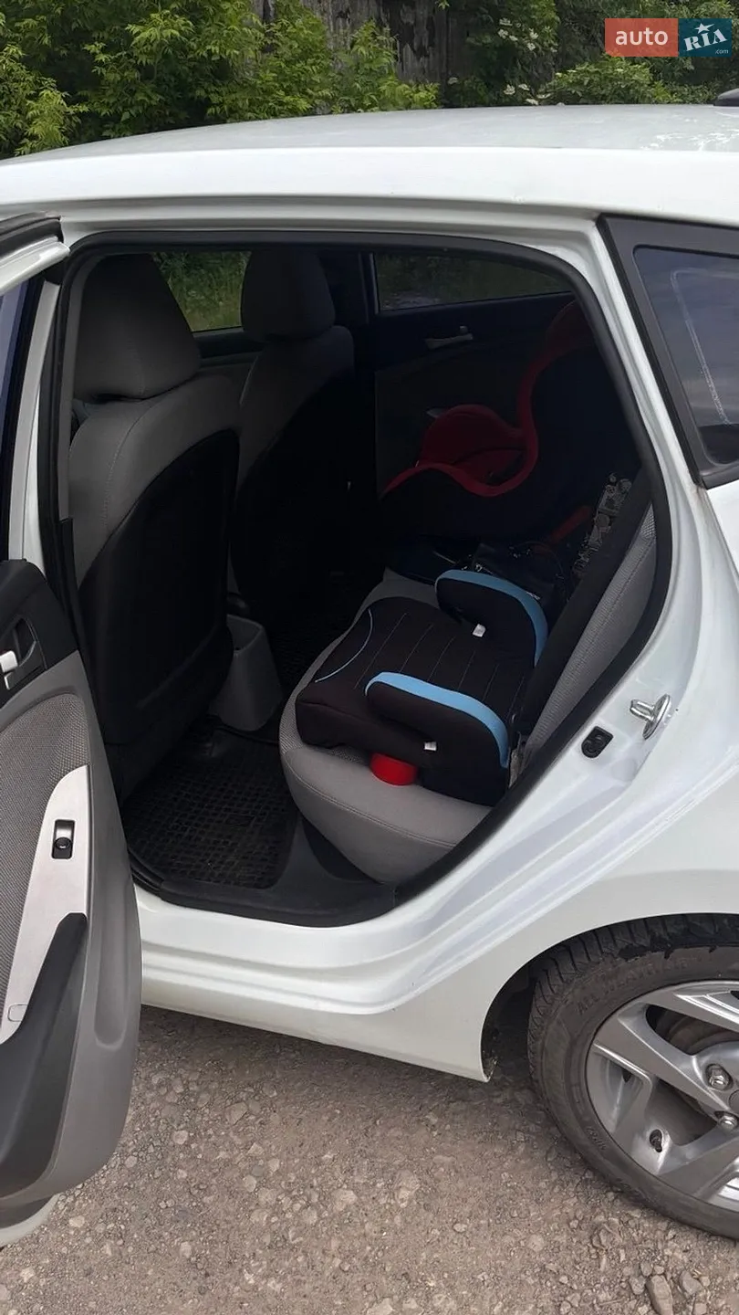 2014 Hyundai Accent - мініатюра 8