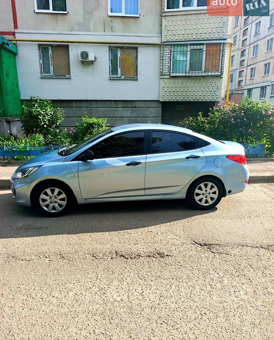 2012 Hyundai Accent - мініатюра 10