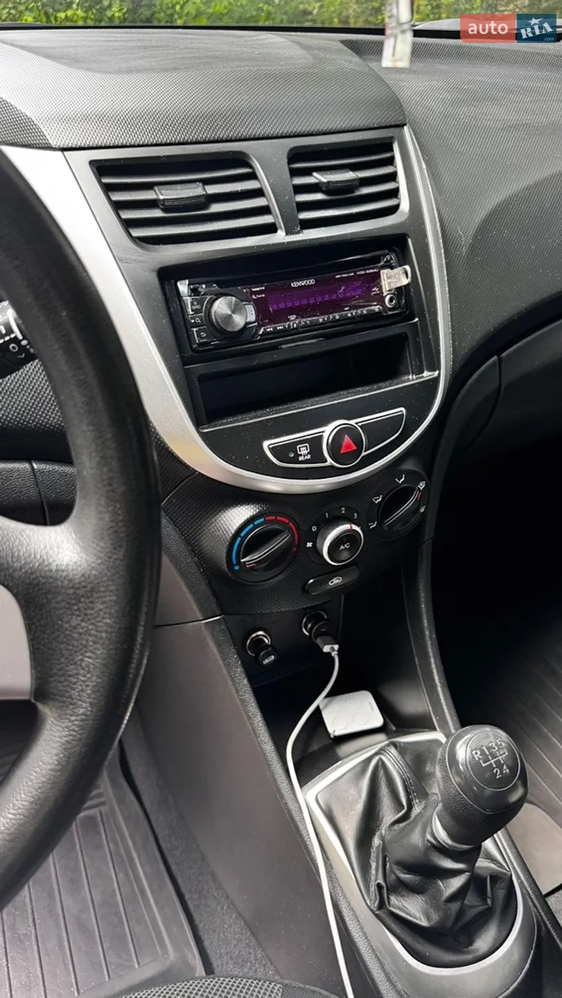 2012 Hyundai Accent - мініатюра 11