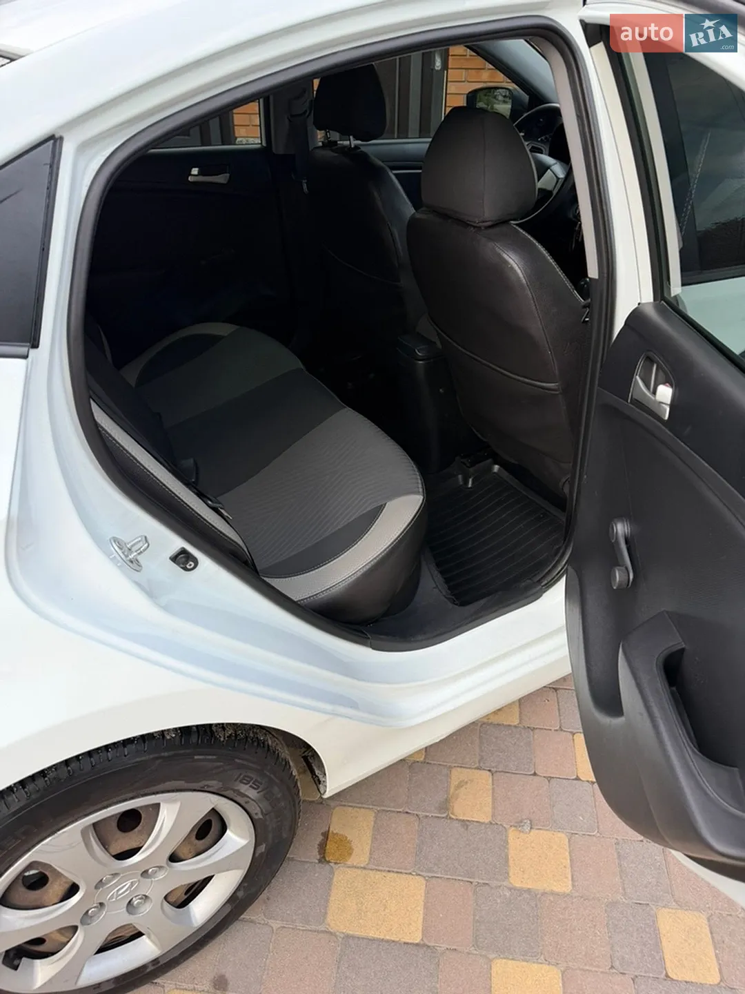 2013 Hyundai Accent - мініатюра 10