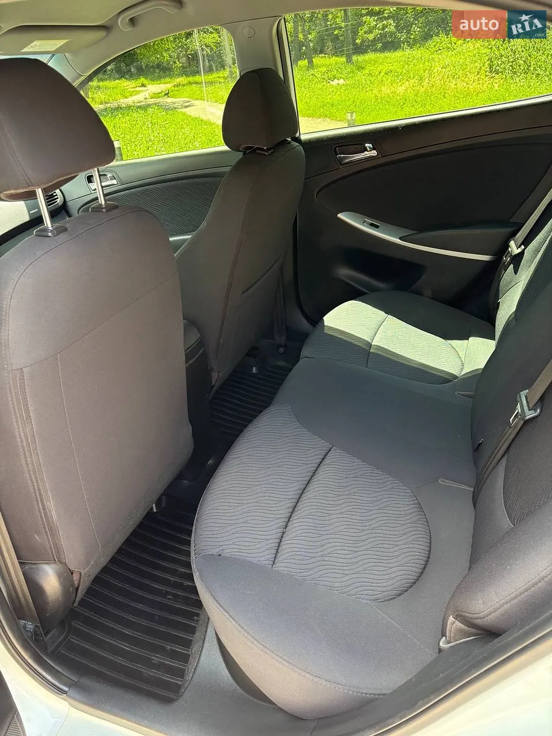 2012 Hyundai Accent - мініатюра 9
