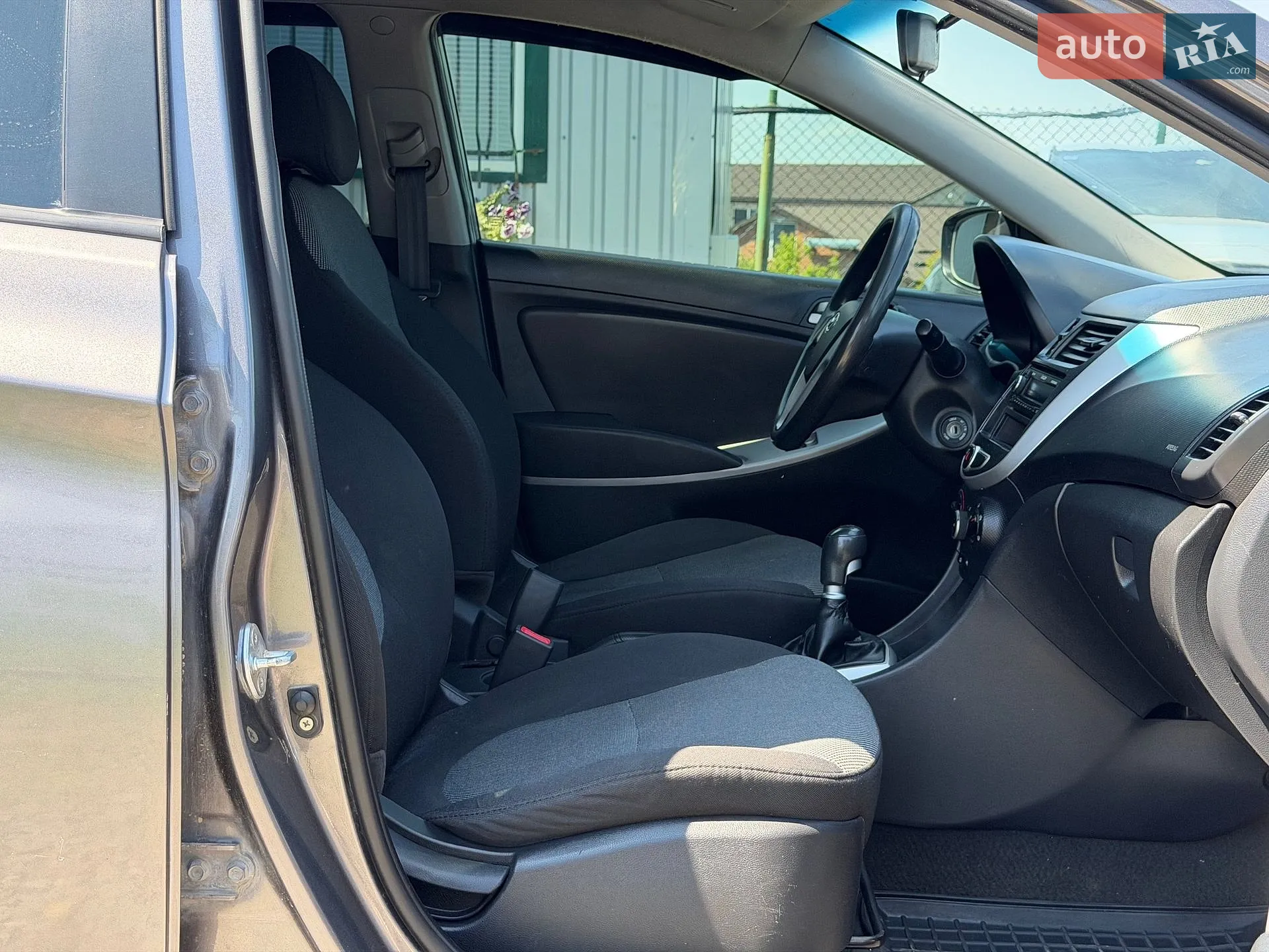 2011 Hyundai Accent - мініатюра 30