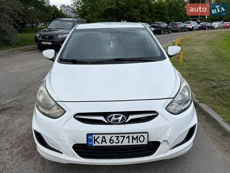 Hyundai Accent 2012