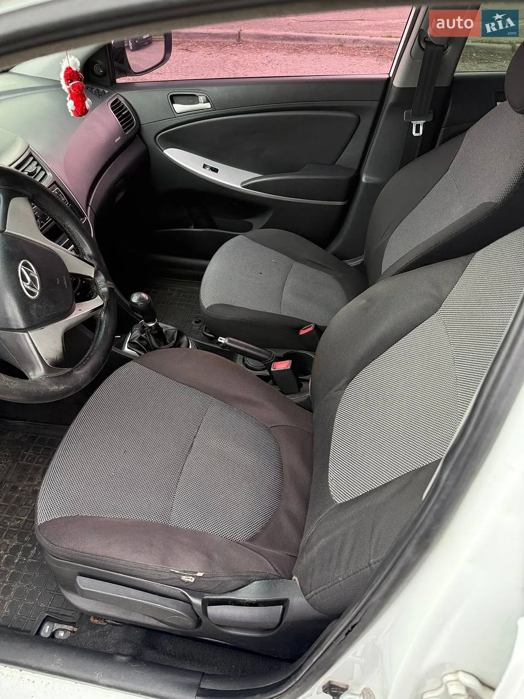 2012 Hyundai Accent - мініатюра 11