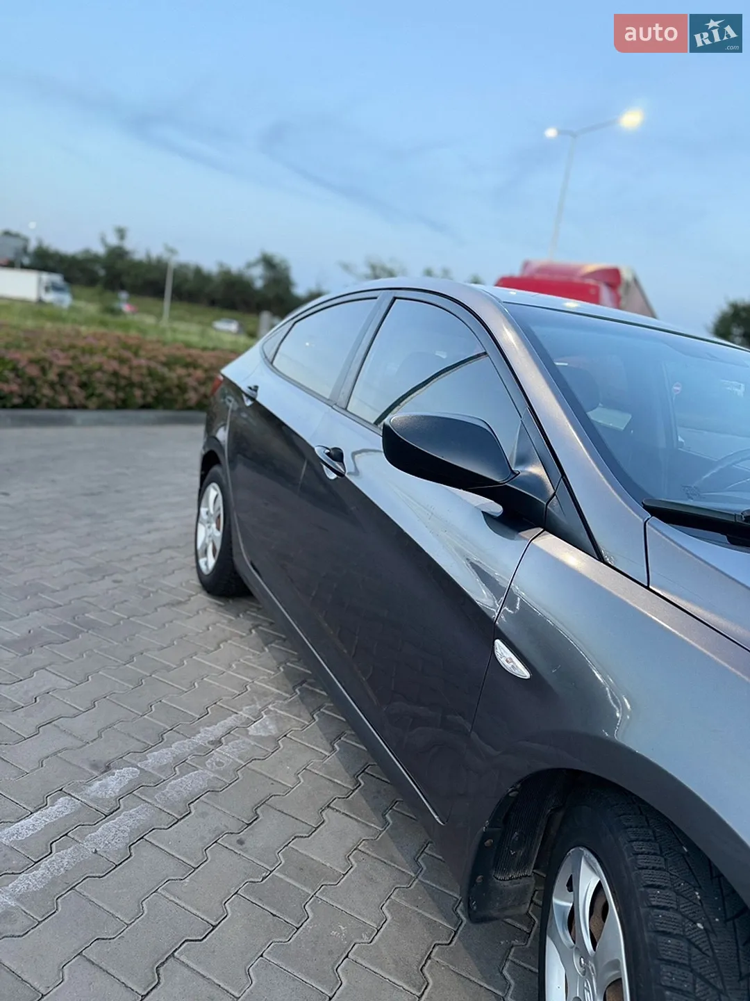 2011 Hyundai Accent - мініатюра 9