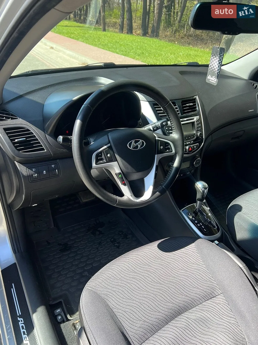 2012 Hyundai Accent - мініатюра 9