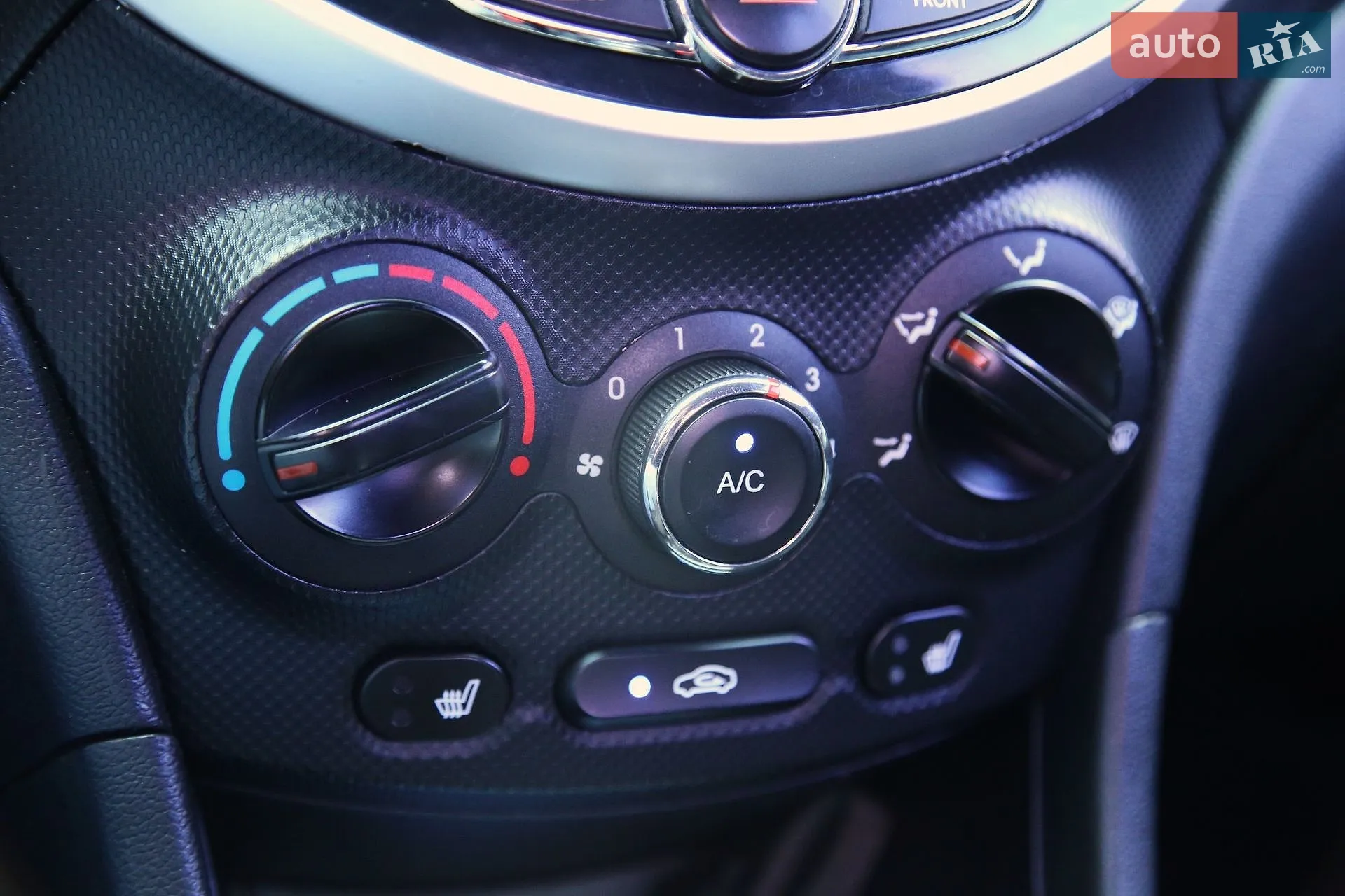 2012 Hyundai Accent - мініатюра 17