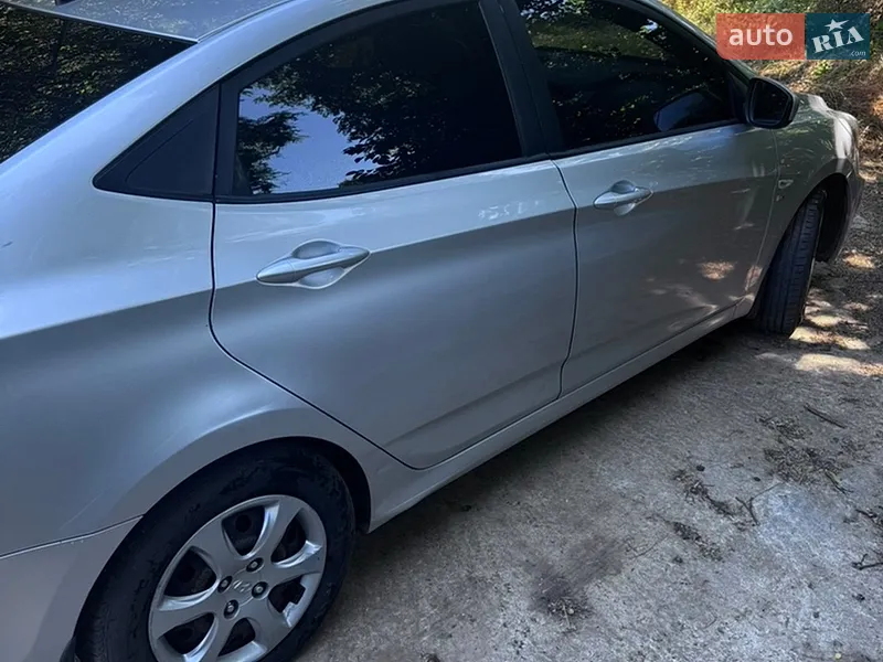 Hyundai Accent 2011 VIN Z94CU41DABR016394 фото оголошення 2 з 42