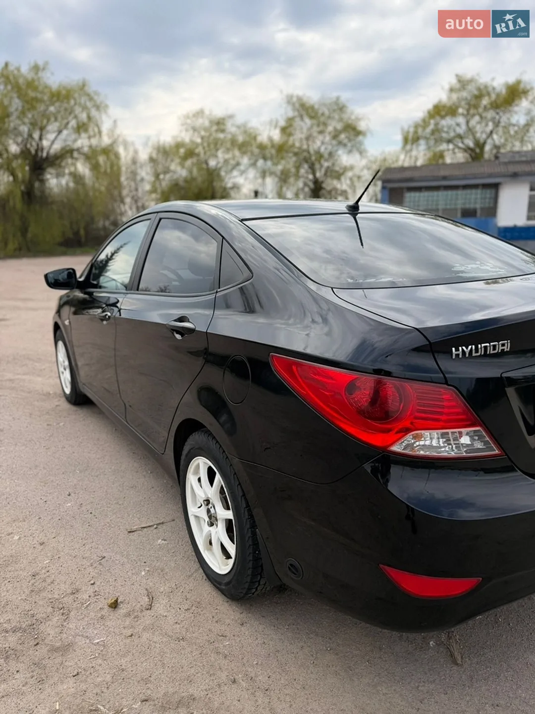 2011 Hyundai Accent - мініатюра 13